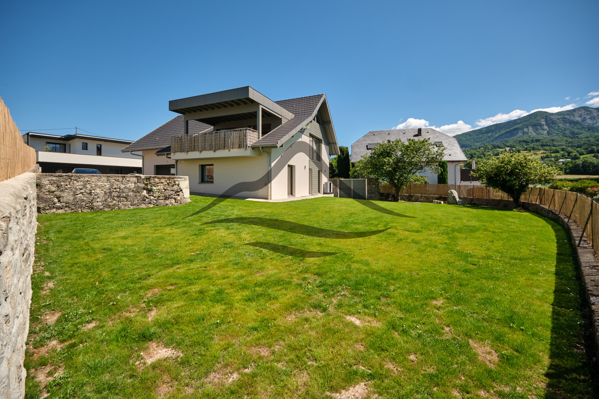 COUP DE COEUR   Villa contemporaine neuve avec vue lac & mont